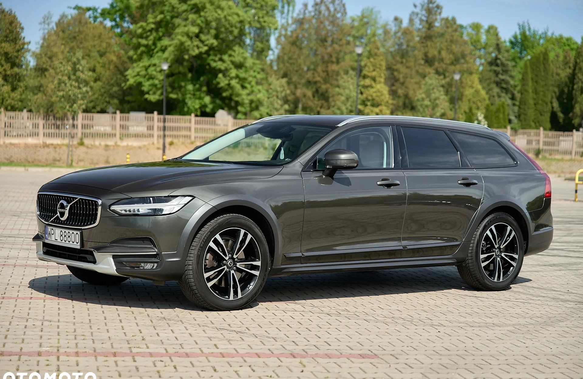 Volvo V90 Cross Country cena 118900 przebieg: 155000, rok produkcji 2017 z Płock małe 781